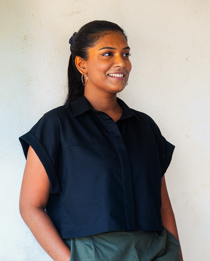 The Coral Linen Crop - Black